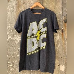 True Heritage Apparel AC/DC Short Sleeve T Shirt
Size Medium